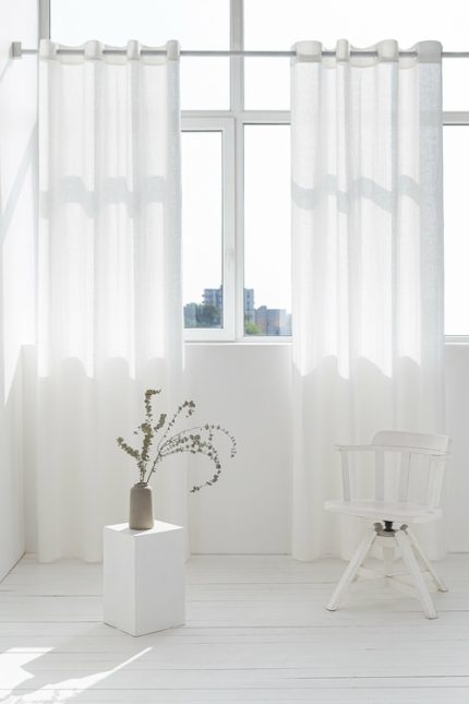 Snow White linen curtain with grommets